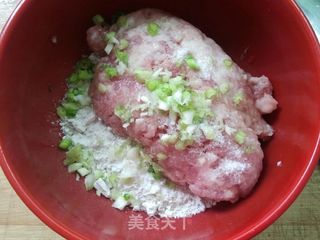 香香小肉饼的做法步骤:2