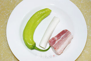 辣白菜炒五花肉的做法步骤:2