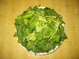 菠菜炒鸡蛋的做法步骤：2