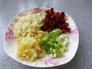 红烧肉烧豆角的做法步骤:5
