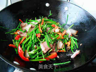 韭苔炒腊肉的做法步骤:7
