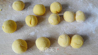 让面食不再单调--------玫瑰花馒头的做法步骤:8