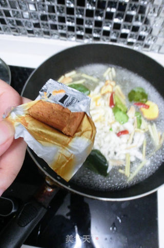 冬阴功汤的做法步骤:6