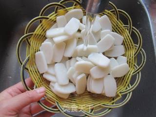 青蒜肉丝炒年糕的做法步骤：2