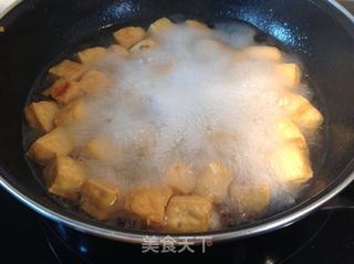 变着花样吃豆腐------韭香烧豆腐的做法步骤:3