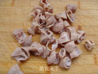 香醇,“鲜”开你的胃---豆花肥肠的做法步骤:5