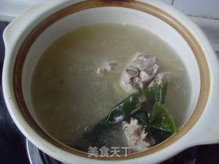夏日滋补靓汤---排骨海带汤的做法步骤:3