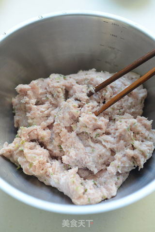清汆丸子的做法步骤:5