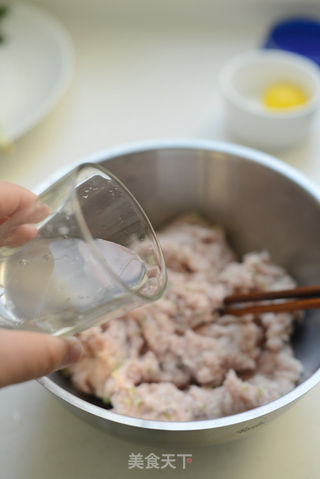 清汆丸子的做法步骤:6