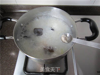 木耳鲜虾粥的做法步骤:7