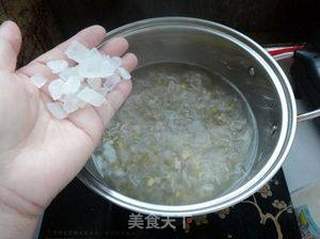 这样吃荔枝不上火——荔枝银耳绿豆汤的做法步骤:5