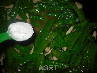 鸡肉炒荷兰豆的做法步骤：9