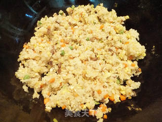 香肠胡萝卜蛋炒饭的做法步骤:10