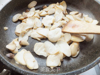 杏鲍菇炒肉片的做法步骤:4