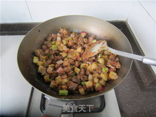 榨菜牛肉丁的做法步骤:8