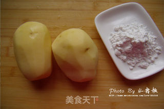 【凉拌土豆片】懒人吃土豆的做法步骤：1