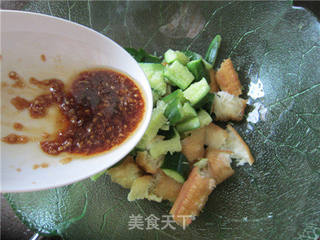 黄瓜拌油条的做法步骤:5