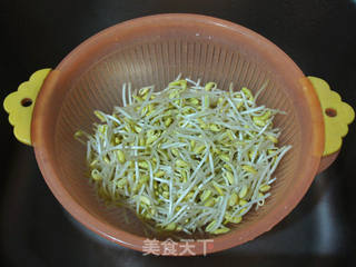 【炝拌黑豆芽】的做法步骤:2