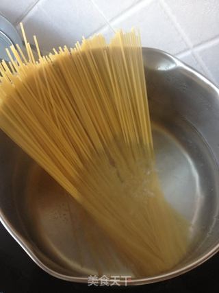 肉酱意面的做法步骤：2