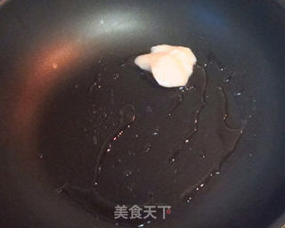 木耳烧黑豆腐的做法步骤：3