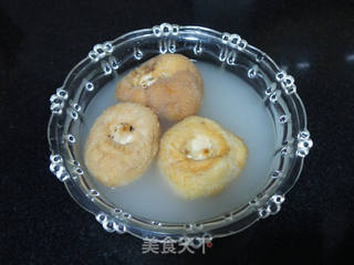 猴头菇莲藕骨头汤的做法步骤:2