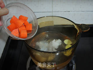 猴头菇莲藕骨头汤的做法步骤:11
