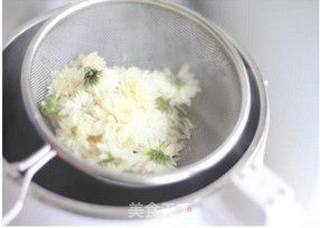 不可错过的夏季好豆浆,清火美容两不误——菊花绿豆浆的做法步骤:3