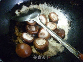 香菇烧油豆腐的做法步骤：5