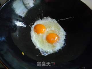 番茄鸡蛋米粉的做法步骤:4