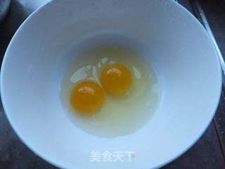 芹菜叶玉米面鸡蛋饼的做法步骤:2