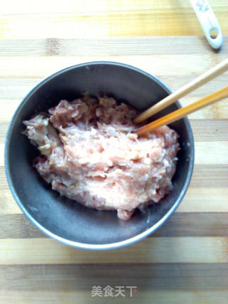 上了烟熏妆的东北菜————东北熏肉卷的做法步骤:2