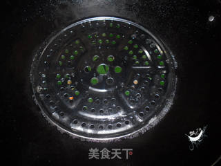 紫苏蒸大闸蟹的做法步骤:4