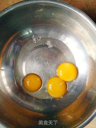 无油健康零食----蛋黄饼干的做法步骤：2