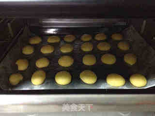 无油健康零食----蛋黄饼干的做法步骤：8