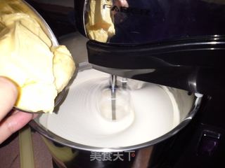 电饭煲蛋糕的做法步骤:3