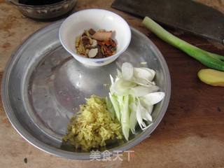 山东版梅菜扣肉的做法步骤:4
