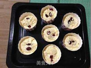 人生第一块蛋糕---- 纸杯蔓越莓蛋糕的做法步骤:12