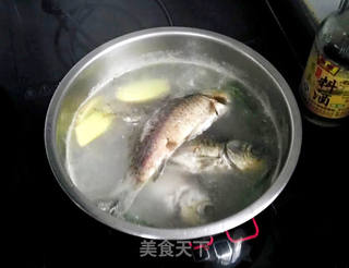 家常鲫鱼的做法步骤：7