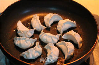 豆腐猪肉煎饺的做法步骤:7