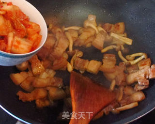 黑豆腐泡菜锅——黑豆腐系列3的做法步骤:6