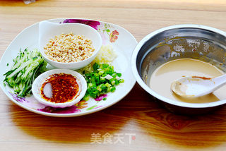 凉面也能吃出冰火两重天——酸辣鸡丝凉面的做法步骤:5