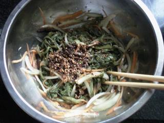 香辣蕨菜的做法步骤:9