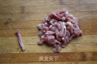 感冒面条——荆芥肉丝手擀面的做法步骤：3