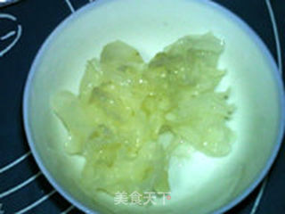 银耳莲子羹的做法步骤:4