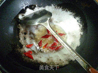 油豆腐炒毛豆的做法步骤：4