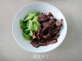 西芹拌牛肉片的做法步骤:5