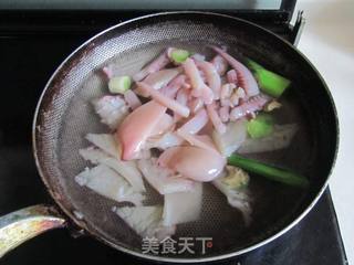 宫保鱿鱼的做法步骤：2