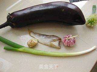 超级下饭菜----咸鱼茄子煲（免炸版）的做法步骤：1