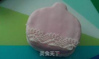 蕾丝翻糖蛋糕的做法步骤:8