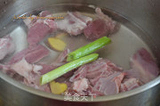 海带豆腐羊排汤的做法步骤:2